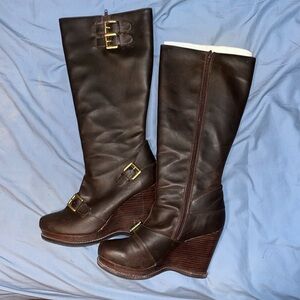 Newport News Brown Heeled Boots